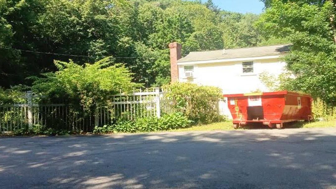 10 Yard Dumpster Rental Manchester MA: Perfect for Home Projects | Dumpsters R Us, Inc