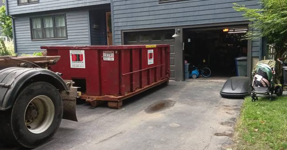 1.5-Ton Max Dumpster for Home Decluttering in Lynnfield, MA | Dumpsters R Us, Inc