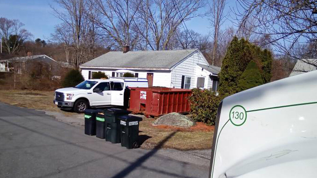 Dumpsters R Us, Inc provided a 15-yard dumpster with a 2-ton limit for a junk removal project, helping keep the job site clean and running efficiently. Perfect for home cleanouts, decluttering projects, and light construction debris, our 15-yard dumpsters offer the right balance of space and weight capacity. Count on us for prompt delivery, dependable service, and easy pickup throughout Chelmsford and nearby areas. 📞 Ready to clear out the clutter? Contact Dumpsters R Us, Inc today to schedule your dumpster rental! #DumpstersRUs #ChelmsfordMA #DumpsterRental #JunkRemoval #15YardDumpster #Cleanout #WasteManagement #Massachusetts #HomeImprovement #Contractors